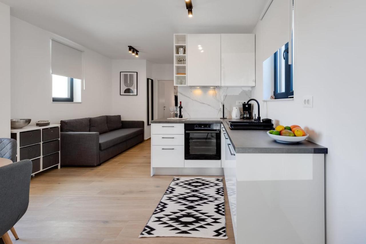 Residence Jonathan Biograd Na Moru Exterior photo