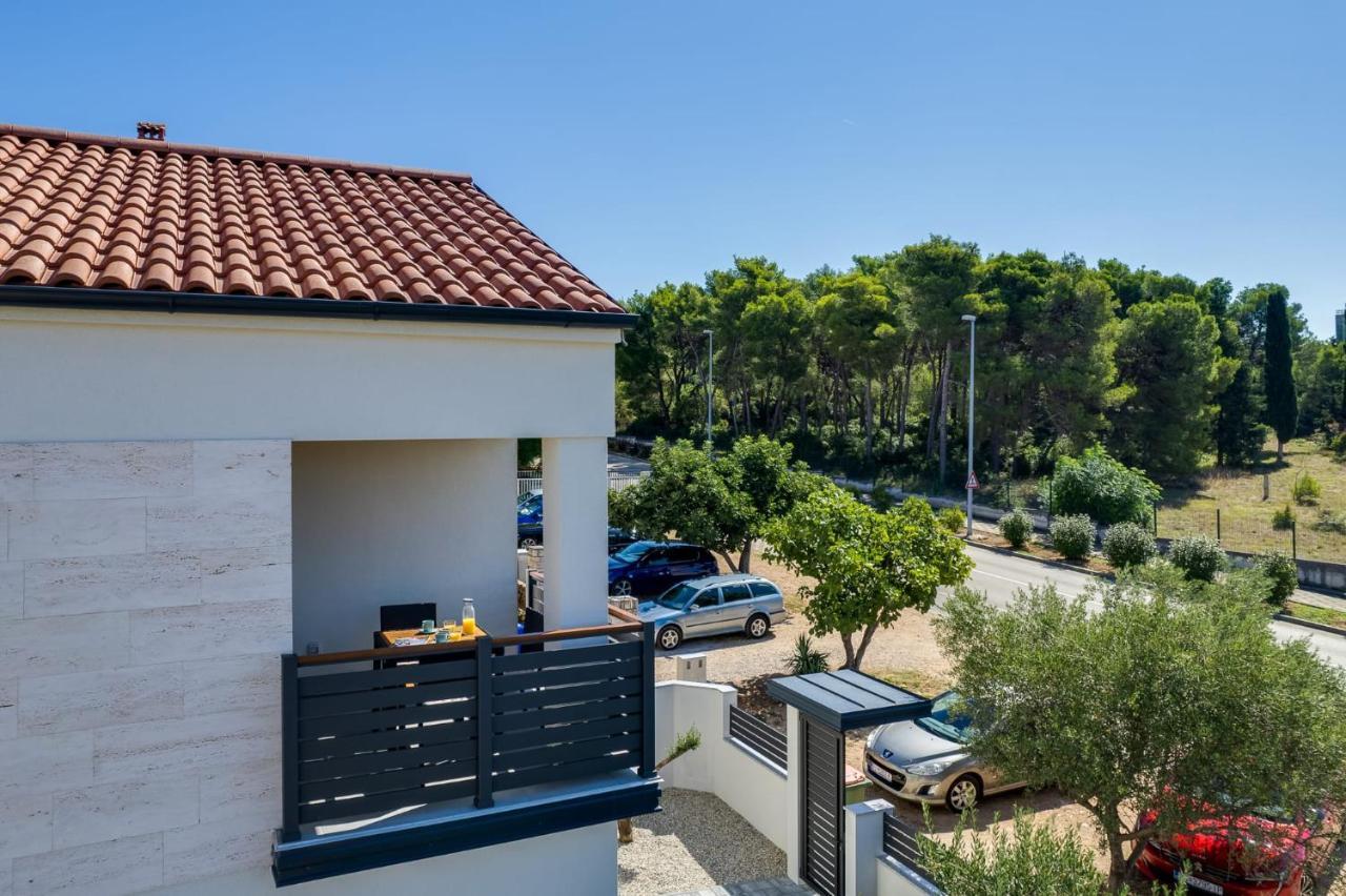 Residence Jonathan Biograd Na Moru Exterior photo