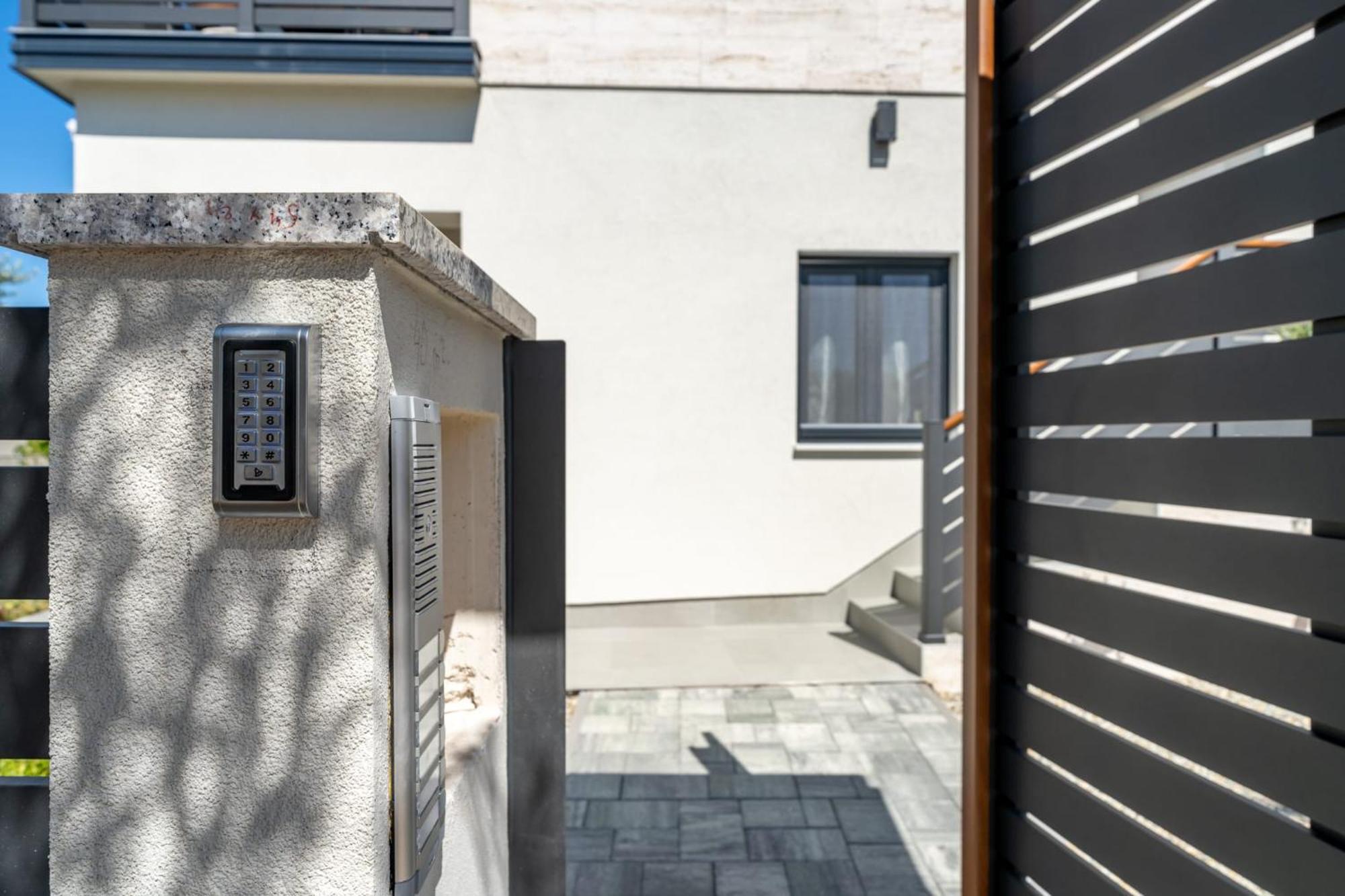 Residence Jonathan Biograd Na Moru Exterior photo